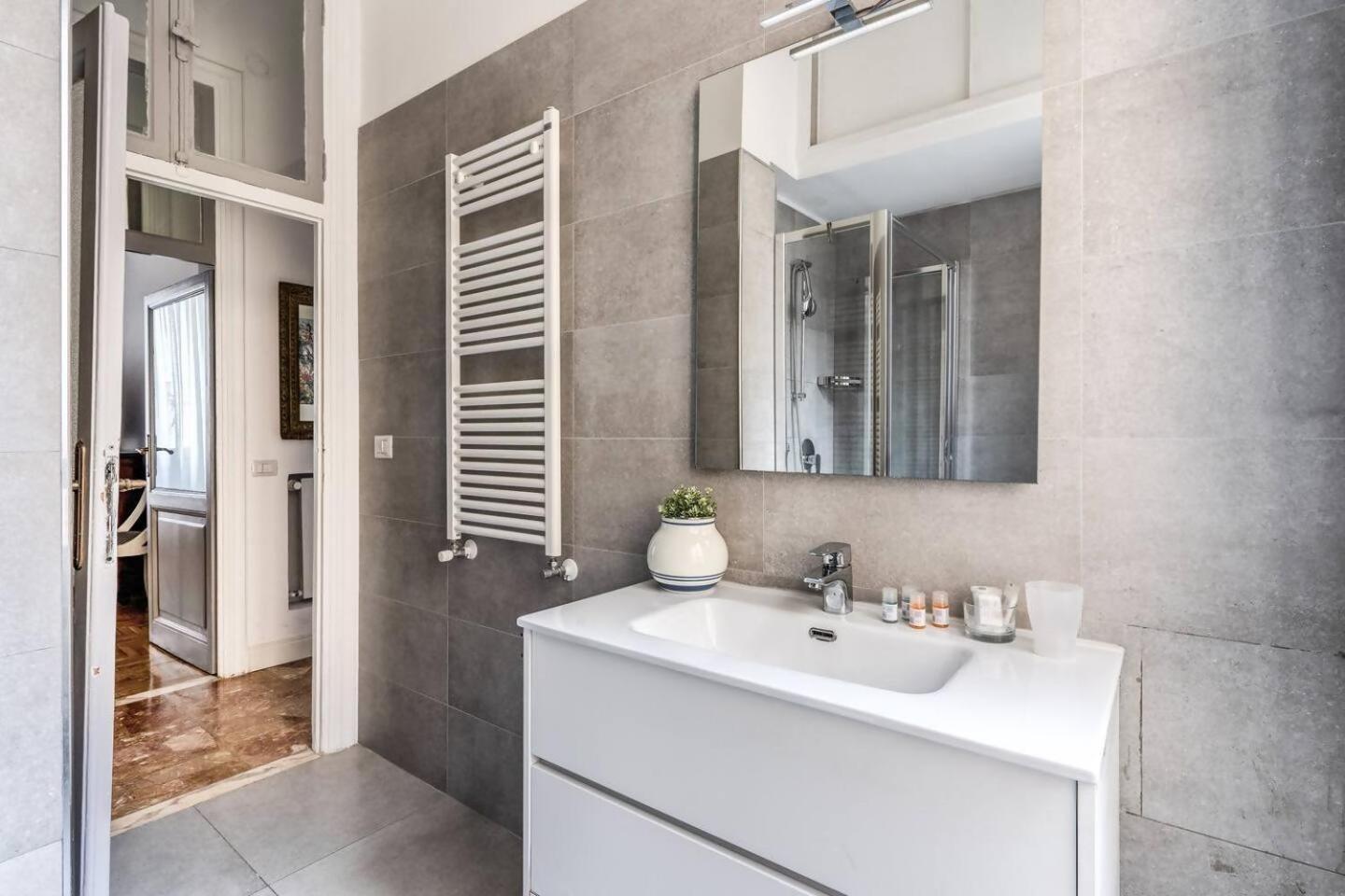 Lovely Renovated Flat By Vatican Rome Exterior photo